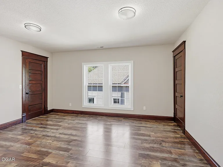 402 N Wall Ave — Photo 49