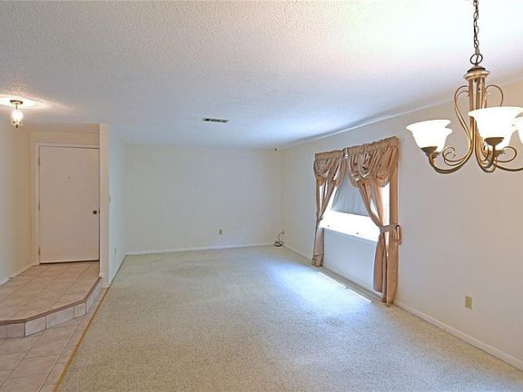 2nd image of 2544 Eastview Dr