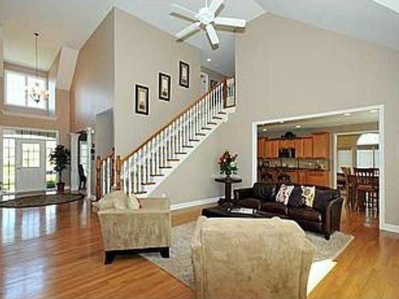 4th image of 12994 Pontell Pl