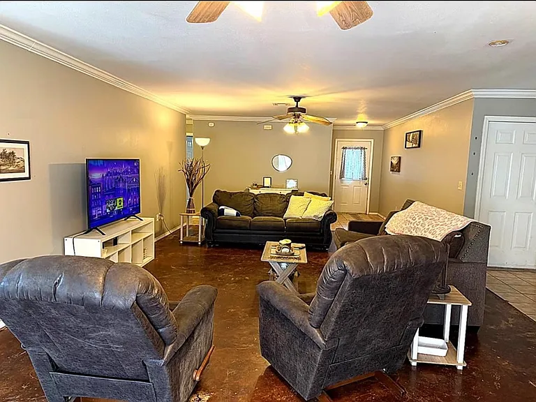 1707 W 21st Ave — Photo 6