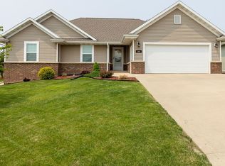 203 Bryn Dr, Peosta, IA 52068