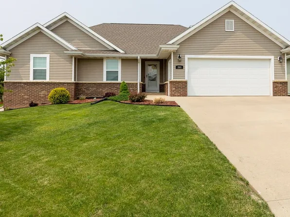 203 Bryn Dr, Peosta, IA 52068
