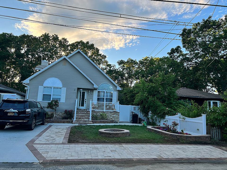 1st image of 31 Ardmour Dr