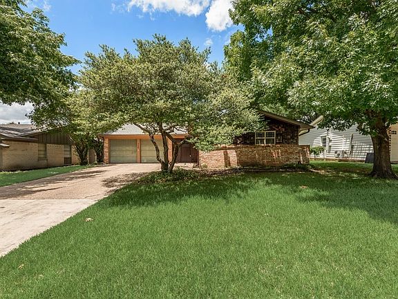 3rd image of 716 Gaylewood Dr