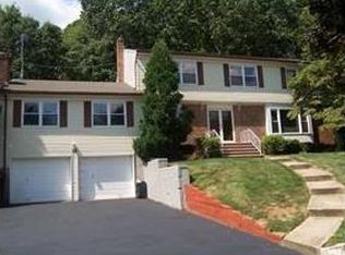 14 Huron Ct, East Brunswick, NJ 08816