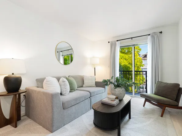 1909 10th Ave W APT 206, Seattle, WA 98119
