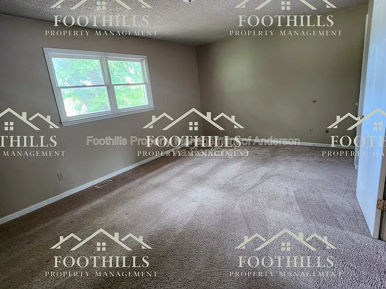 208 N Major Rd #B — Photo 6