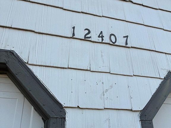 4th image of 12407 Tree Line Dr #B