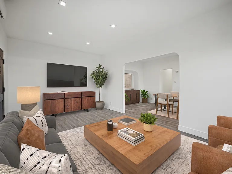 627 Brittania St #D — Photo 4