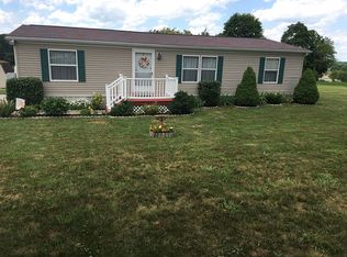 13 Crest Hill Ln, Red Lion, PA 17356