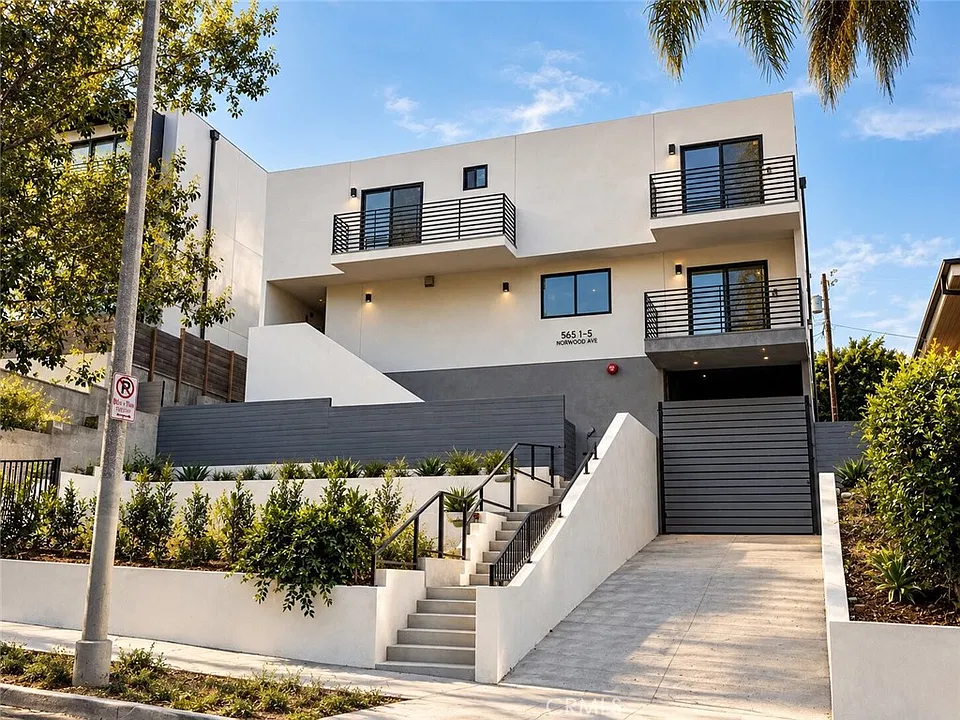 565 N Mariposa #B