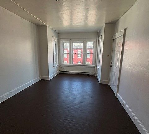 4th image of 419 S Potomac St #4