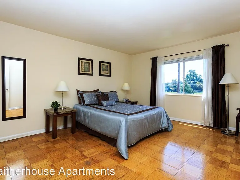 501 S Frederick Ave — Photo 5