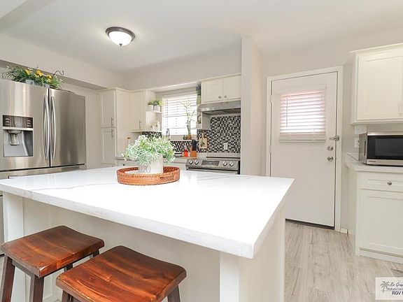 5th image of 2021 Johnson St