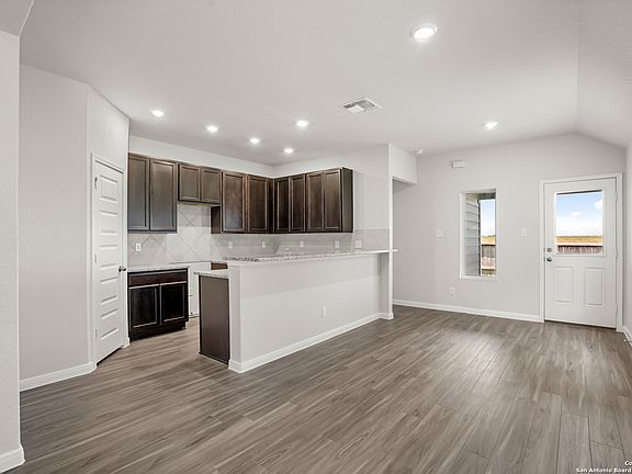 5th image of 2055 Olivia Drive