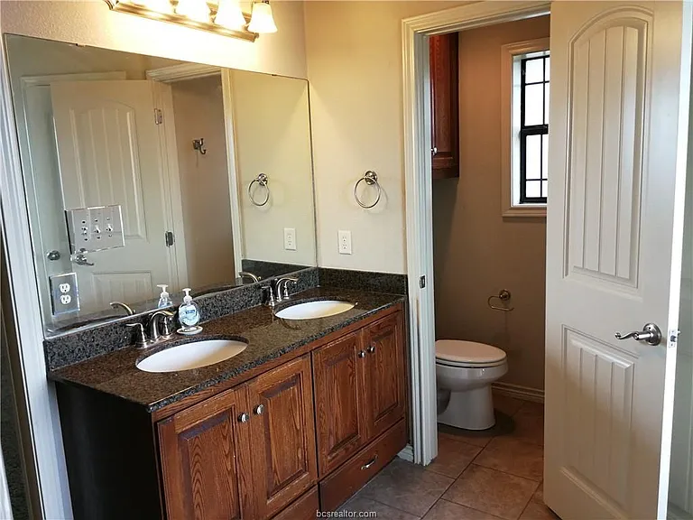 3800 Dove Hollow Ln — Photo 9