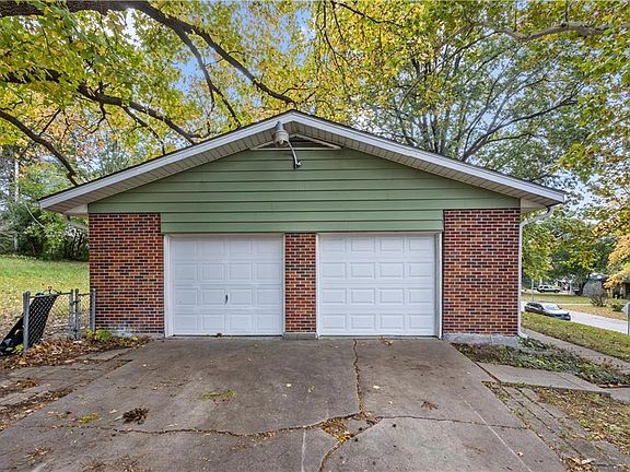 5th image of 4949 N Highland Ave