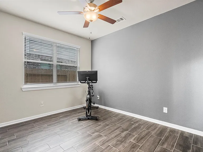 112 Sugar Peak Ct — Photo 8