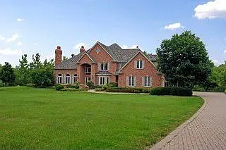 1741 Country Club Dr photo 1