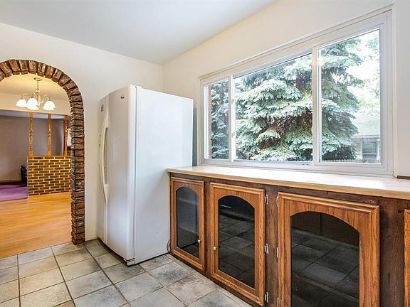 5th image of 3512 Buchanan Ave SW