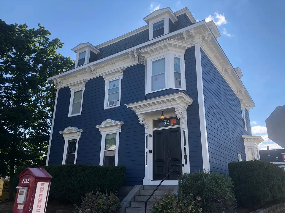 92 Bridge St #7
