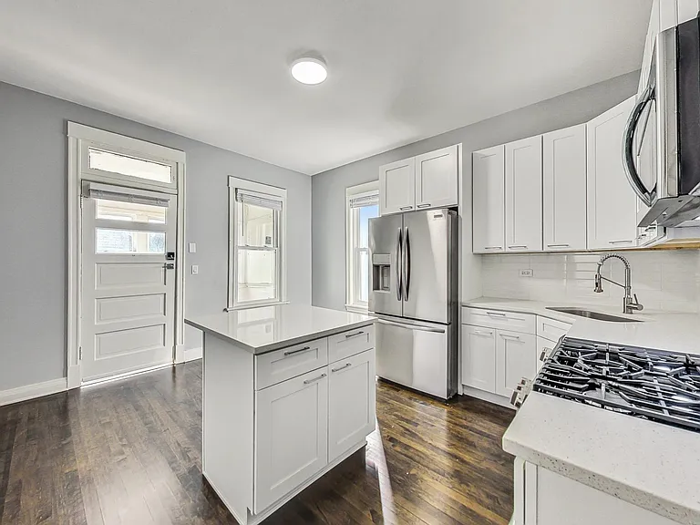 2037 N Spaulding Ave #1 — Photo 5