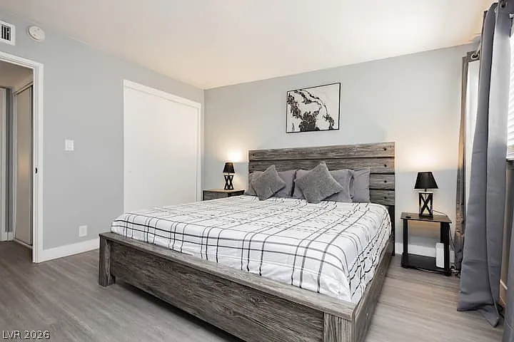 1634 Serenada Ave — Photo 11