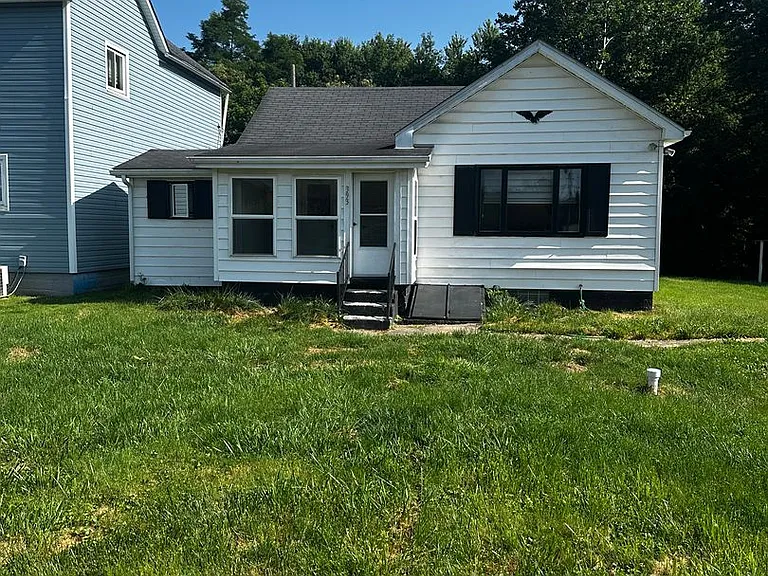 393 Jackson St — Photo 1