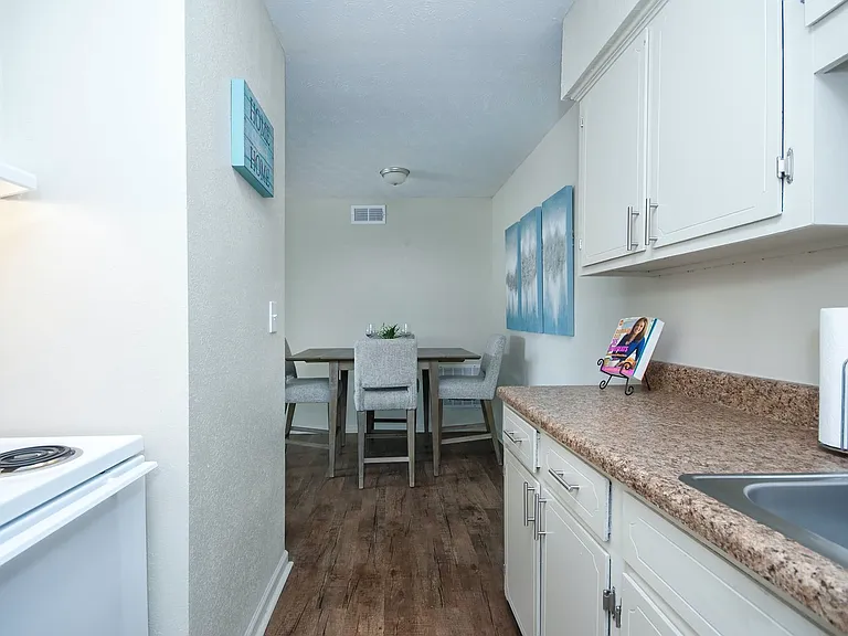 Augusta Road Apartments — Photo 11