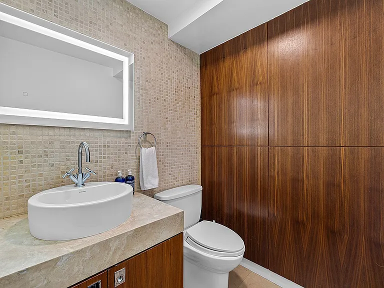 10 E 14th St #6 — Photo 26