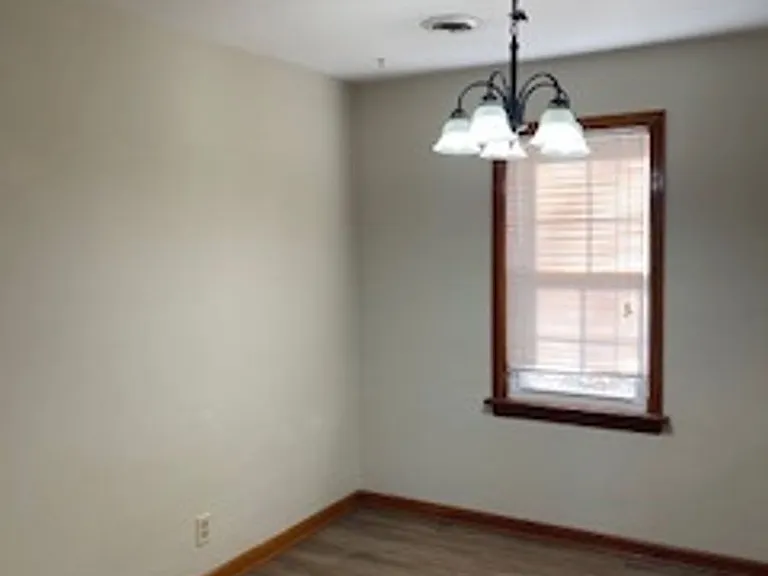 1638 E Madison St — Photo 2