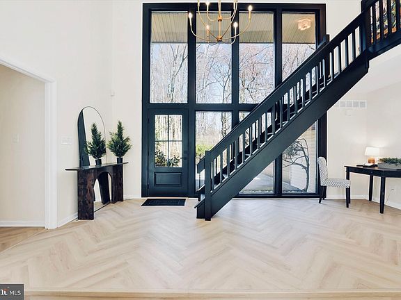 2nd image of 1007 Thaxten Ln