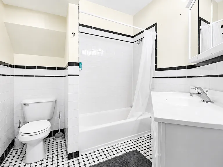 193 Brookline St #1R — Photo 8