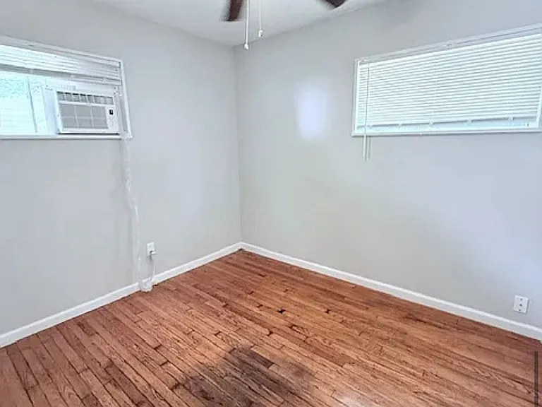 10404 Earl Dr — Photo 6