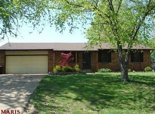 2441 Debra Dr, High Ridge, MO 63049