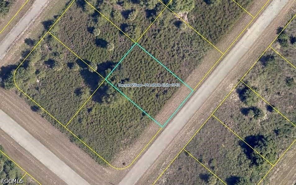 2nd image of 302 Boca Cir