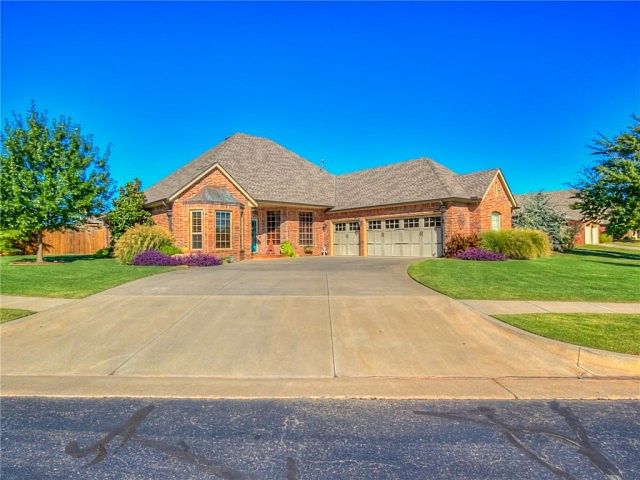 1st image of 16235 Winding Park Dr