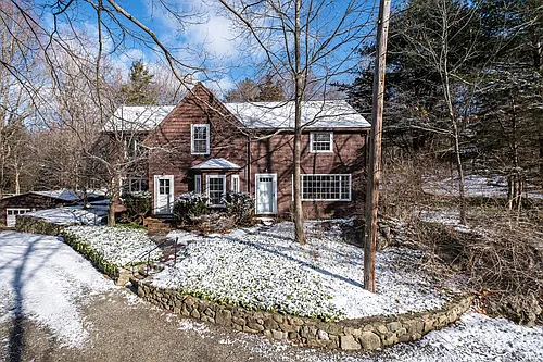 445 Glen Rd Photo 1