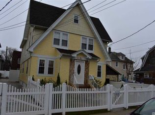 10 Van Cott Ave, Hempstead, NY 11550