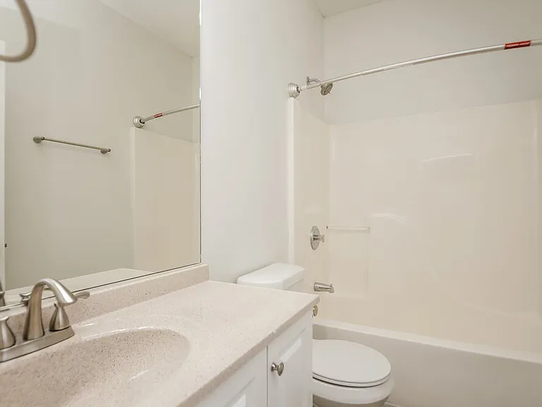 5727 Newnan Cir — Photo 13