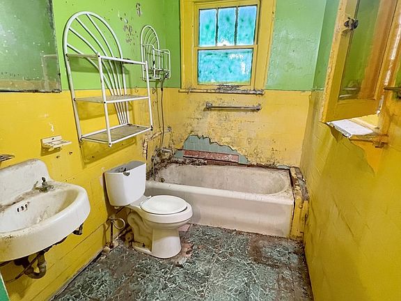 5th image of 1512 Bowie St