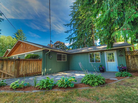 4th image of 14011 Ash Way #B