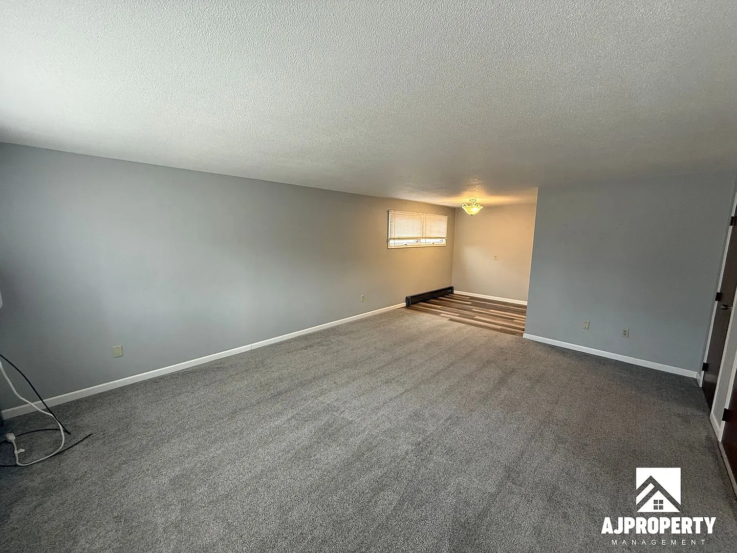 1015 S Duluth Avenue — Photo 4