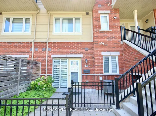 250 Sunny Meadow Blvd, Brampton, ON