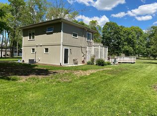 8955 Van Emmon Rd, Yorkville, IL 60560