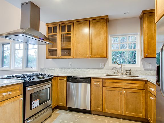 5th image of 364 N. Avenue 53 #9