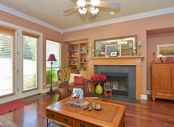 4th image of 1606 Lakeway Blvd