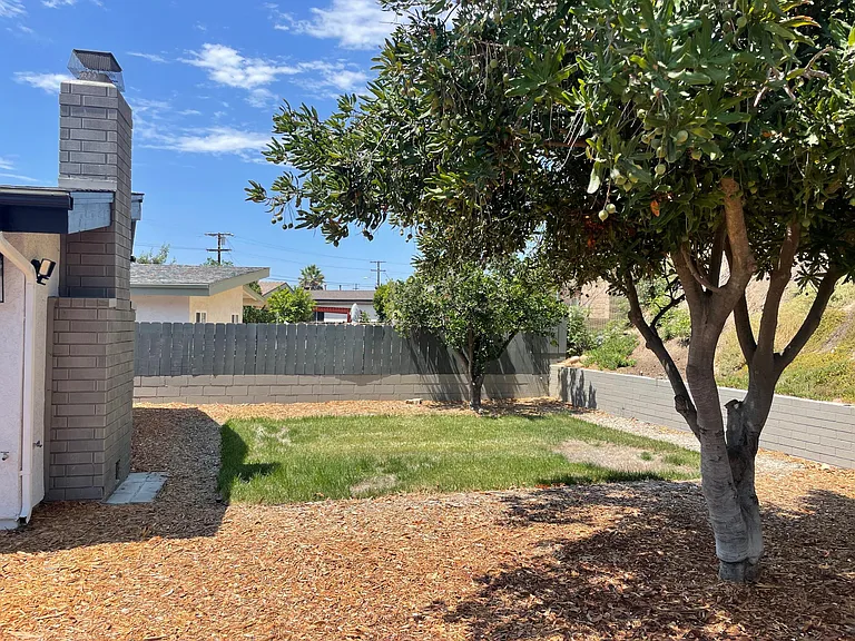 4125 Olympic St — Photo 18