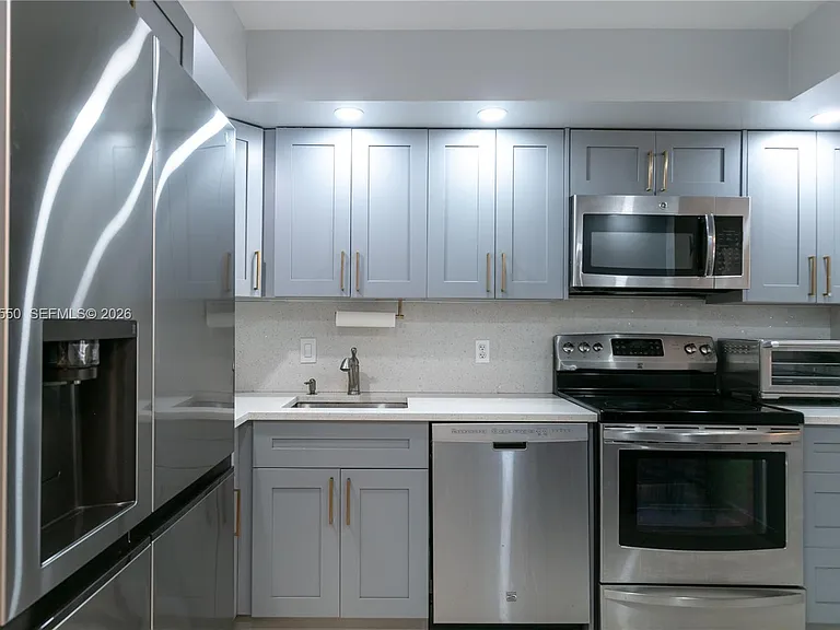 2401 S Ocean Dr #404 — Photo 10