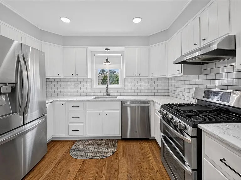 103 Pelham Rd — Photo 3